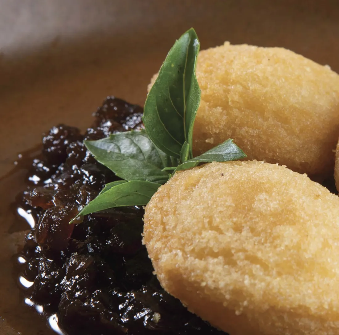 Delícia das Gerais: Bolinho de Feijão, Cebola caramelizada