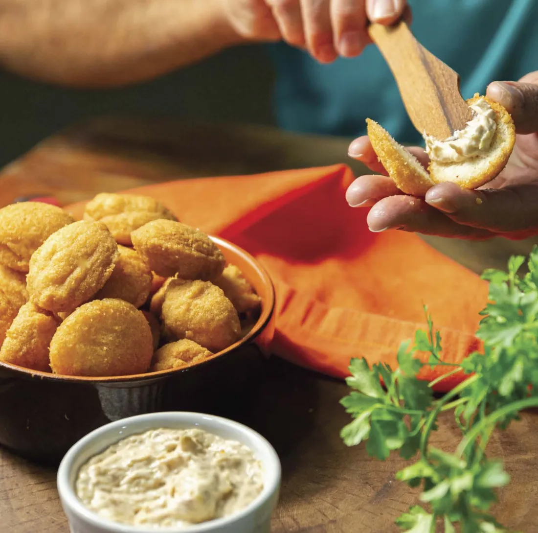 Uai, que delícia!: Bolinho de Feijão Original, Patê de atum